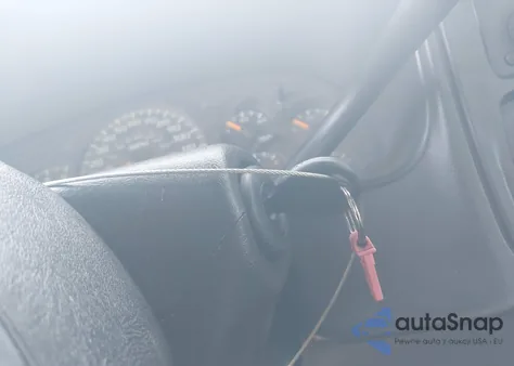 2005 Chevrolet Silverado 1500 Work Truck from USA, damaged, VIN 1GCEC14X75Z104725